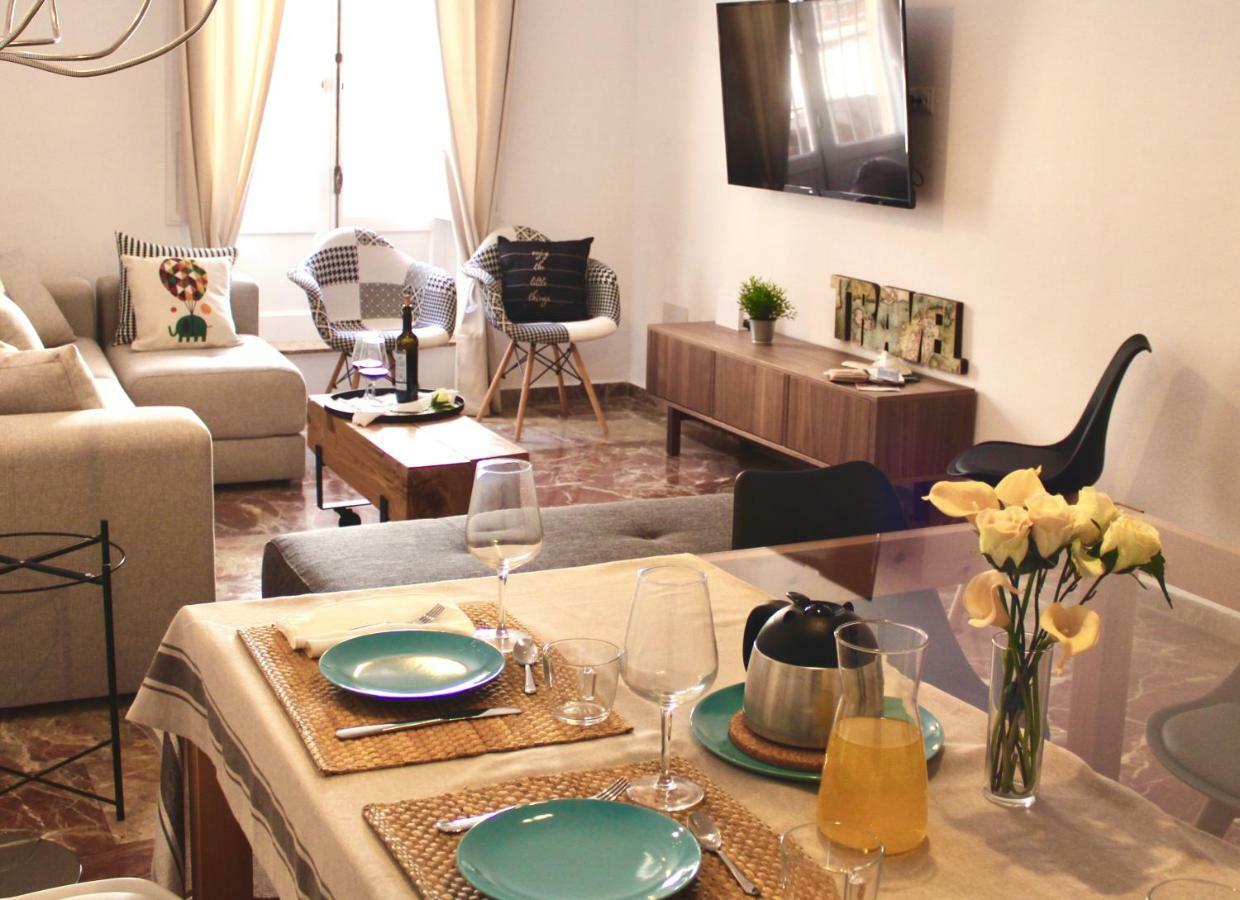 Gatu Premium Villa Aramburu, " Preferente Mayores De 25 Anos Y Familias " El Puerto de Santa María Dış mekan fotoğraf